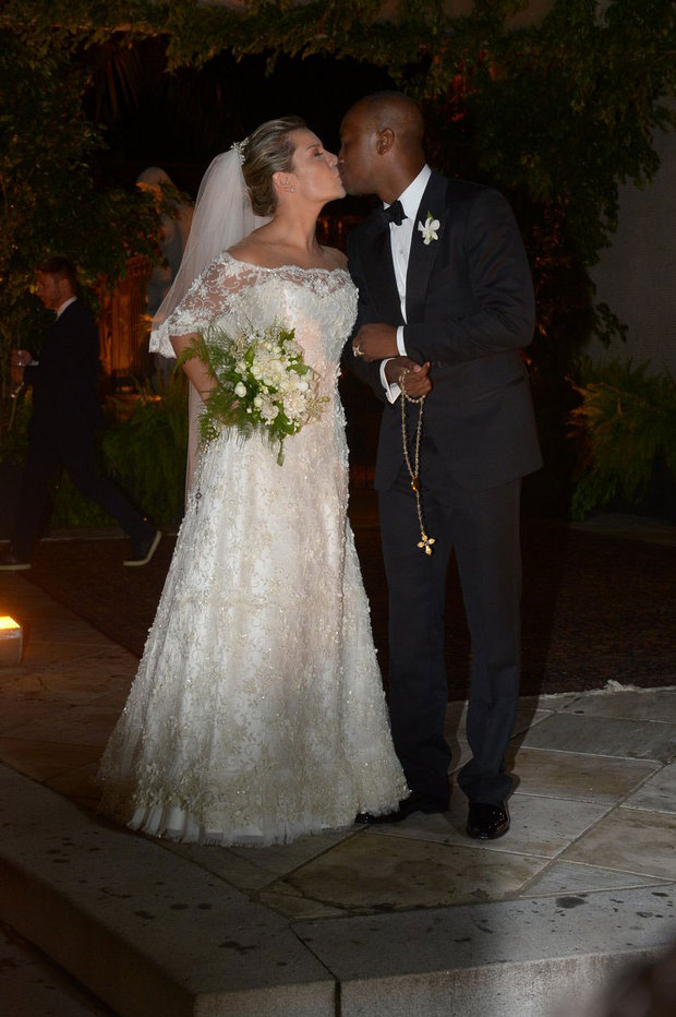 Thiaguinho e Fernanda Souza se casam em São Paulo