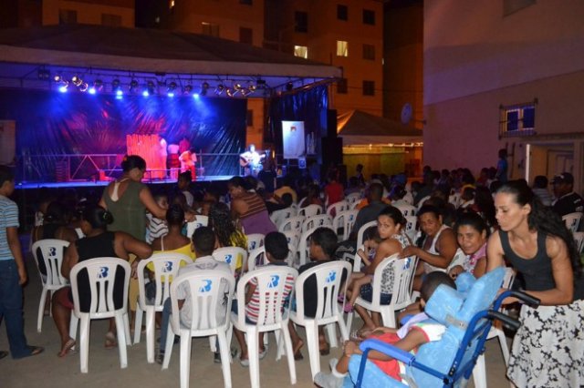Espetáculo 'O Amor em Luiz' inicia projeto Teatro Vai aos Bairros