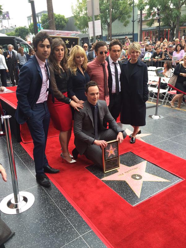 Jim Parsons ganha estrela na Calçada da Fama