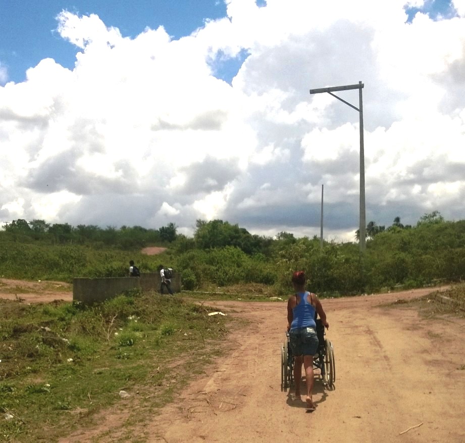 Mães elogiam escola, mas reclamam do transporte