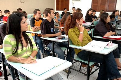 Site oferece bolsas de até 80% em 342 faculdades do Brasil