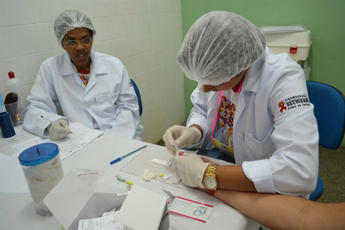 Moradores de rua fazem teste gratuito de Aids