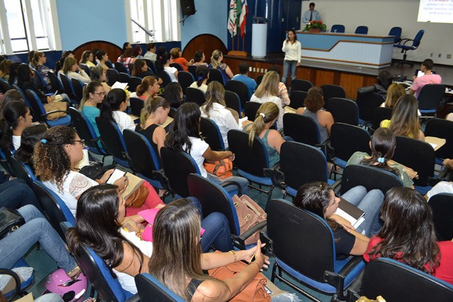 Profissionais de saúde orientados a denunciar abusos contra idoso