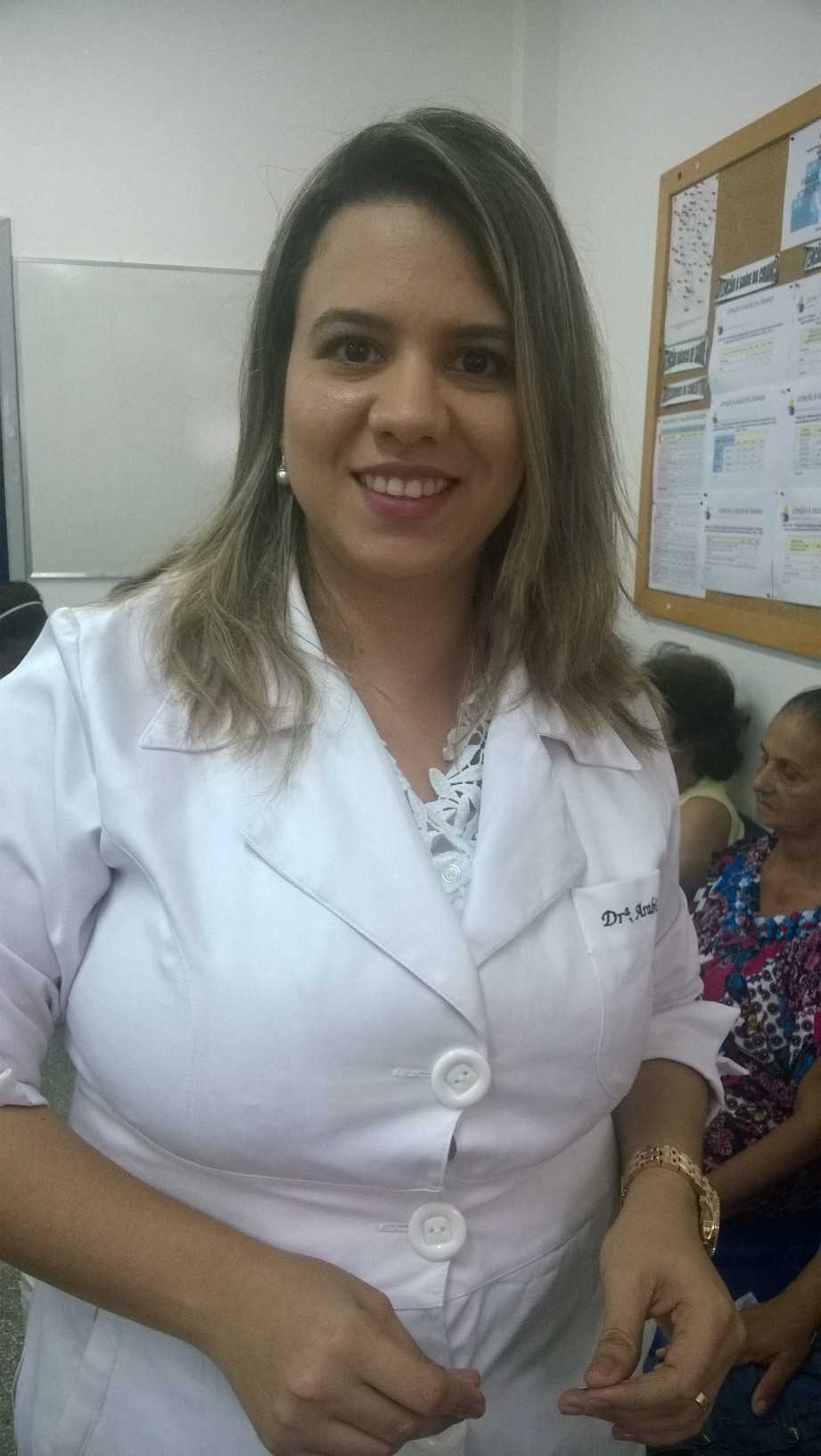 Médica estuda a acupuntura desde 2012