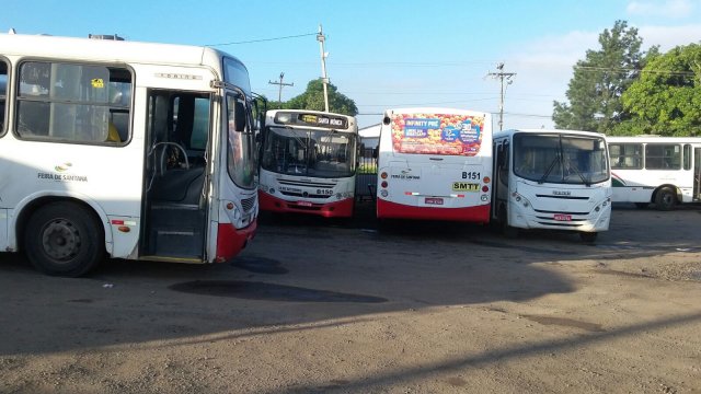 Empresas desafiam prefeitura e retiram ônibus das ruas