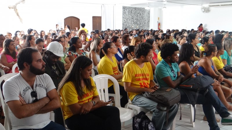 Professores aceitam proposta mas querem garantias e greve continua