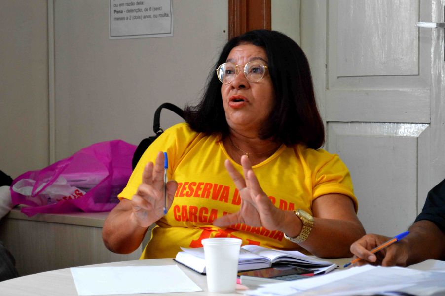 Marlede diz que governo usa dinheiro do professor para BRT