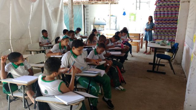 Escola da rede municipal tem parede de pano