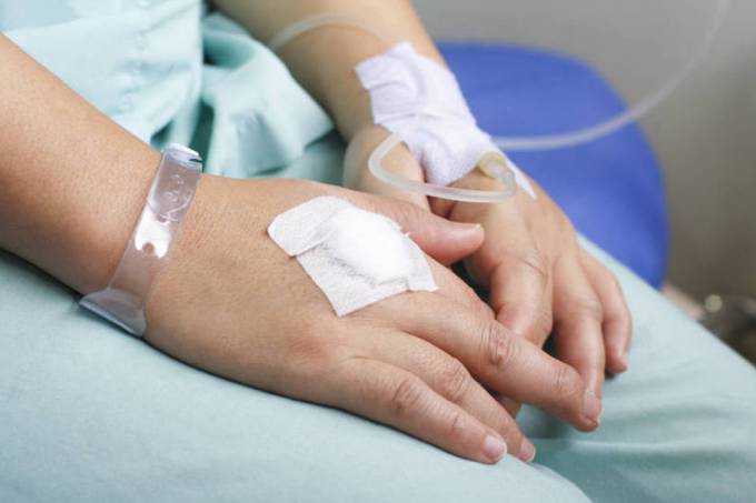 Número de mortes por erros em hospitais pode ser maior do que por câncer no Brasil