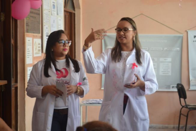 Mulheres da Rocinha tem manhã voltada ao Outubro Rosa