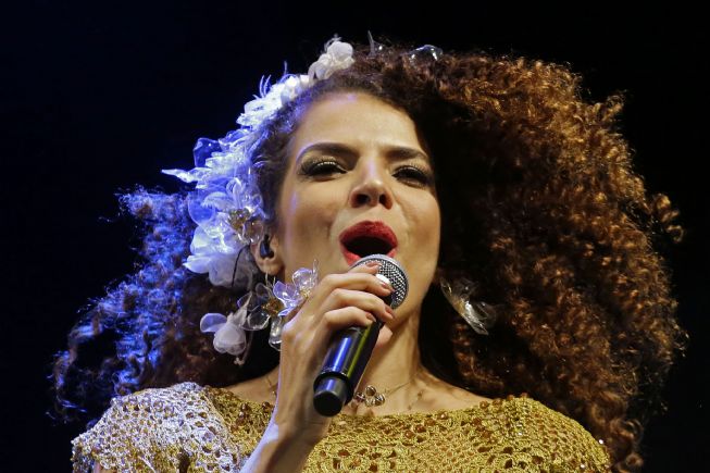 Vanessa da Mata é a grande atração do Natal Encantado nesta quinta