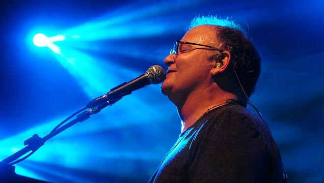 Guilherme Arantes se apresenta na última noite do Natal Encantado, em Feira