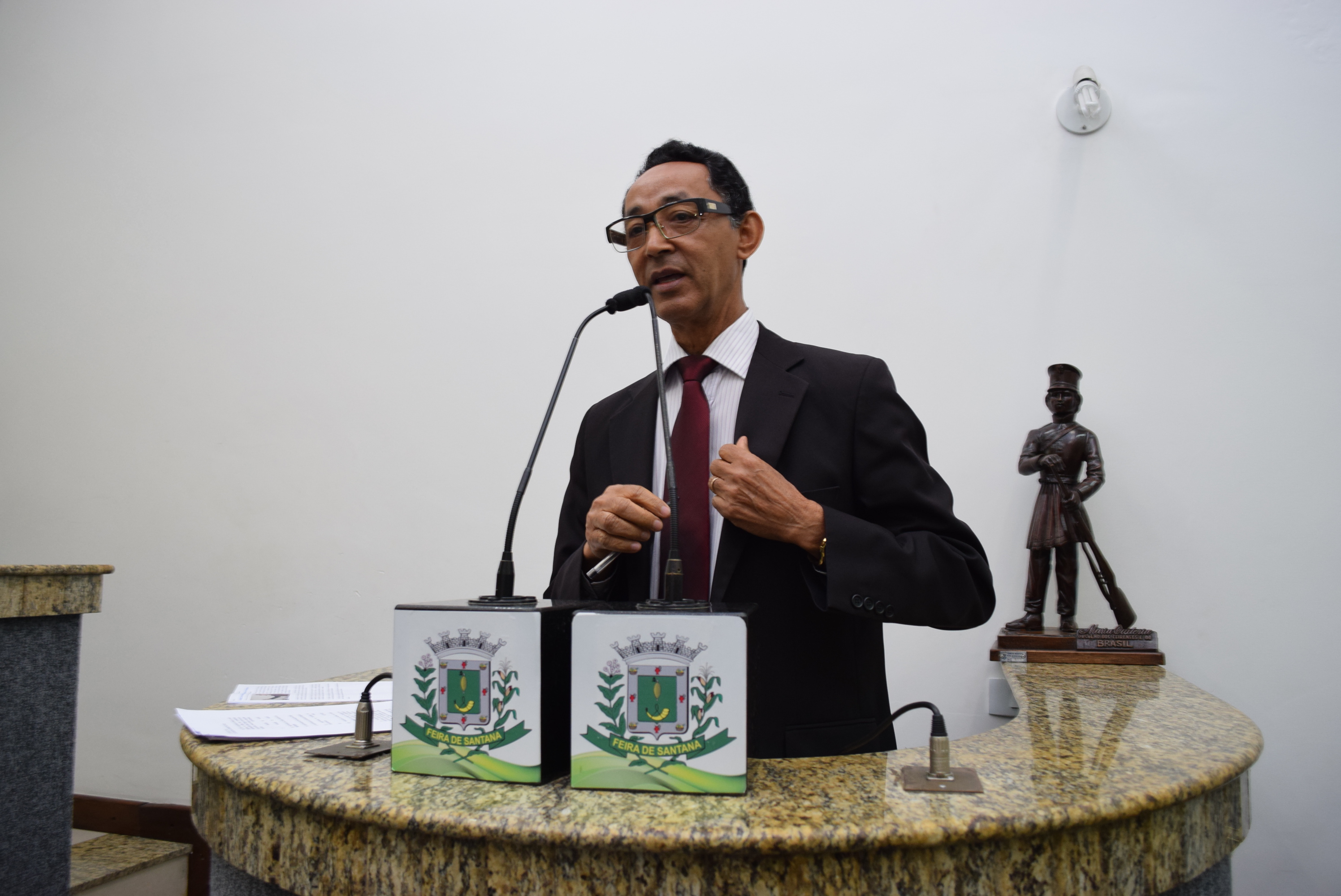Vereador Edvaldo Lima vota contra projeto por conter a palavra 'gênero'