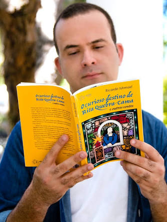Ricardo Ishmael lança seu primeiro  livro 