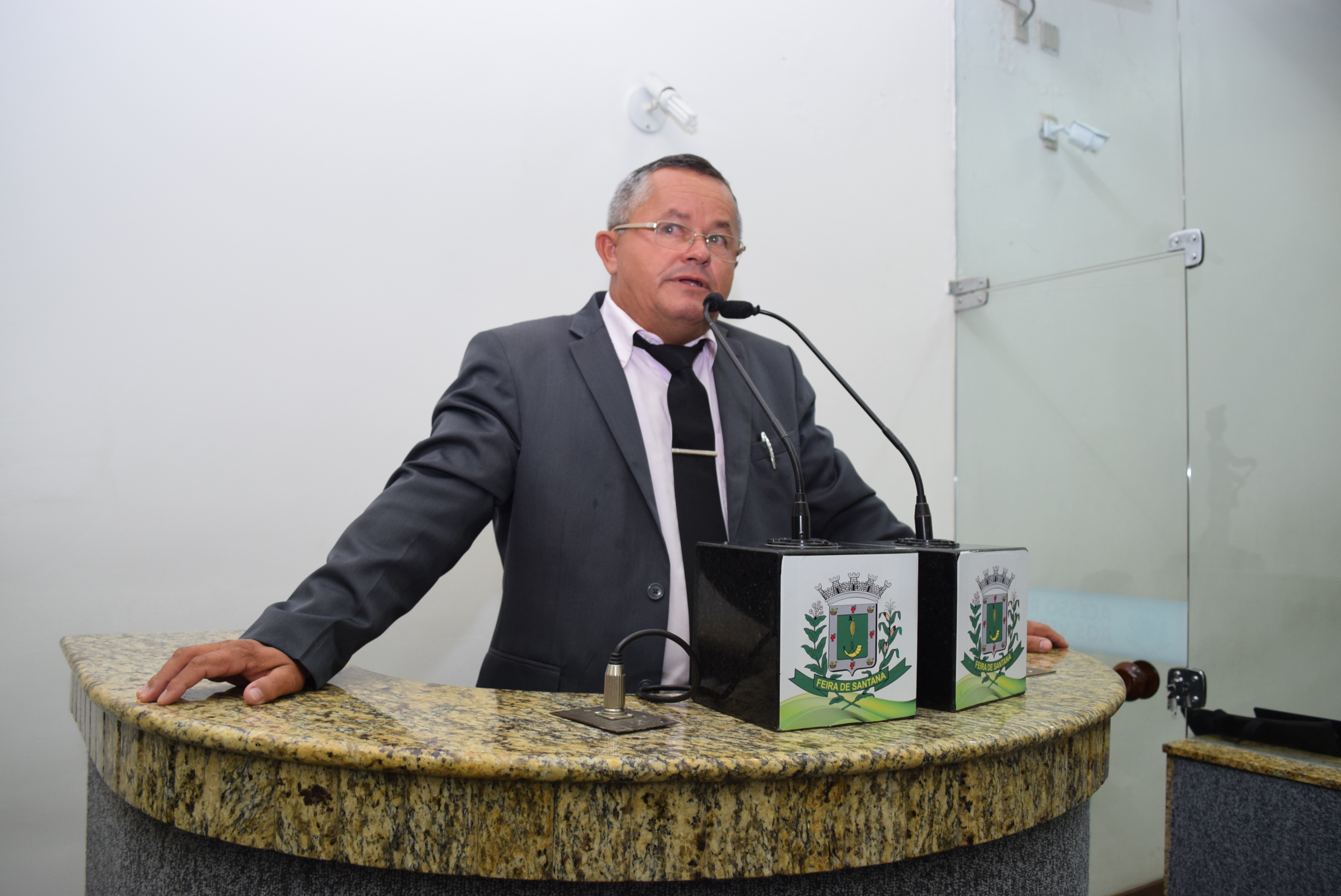 Vereador diz que José Ronaldo deve “abrir os olhos” com os secretários municipais 
