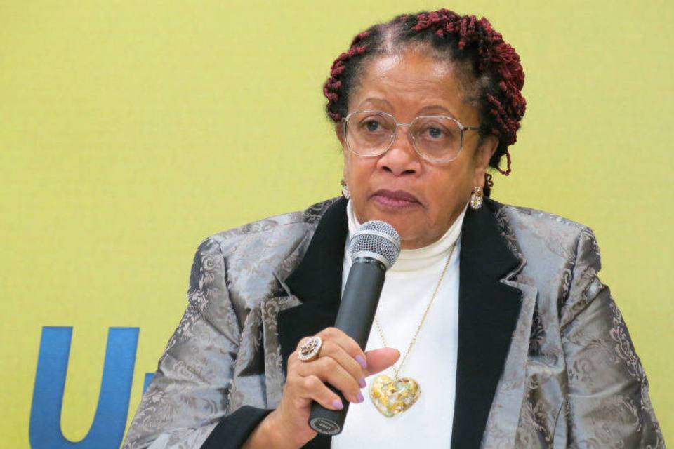 Vereador pede cancelamento de título de cidadã feirense para Luislinda Dias