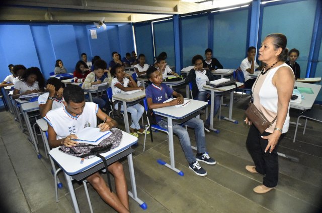 Estado pagará licença prêmio em pecúnia para dois mil professores no mês de dezembro