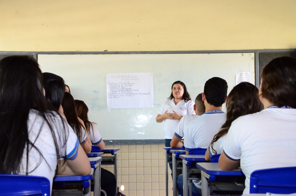 Inscrições de concurso para professores da rede estadual terminam na terça-feira (12)