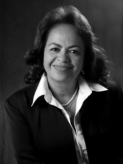 Anaci Paim toma posse como governadora no Rotary