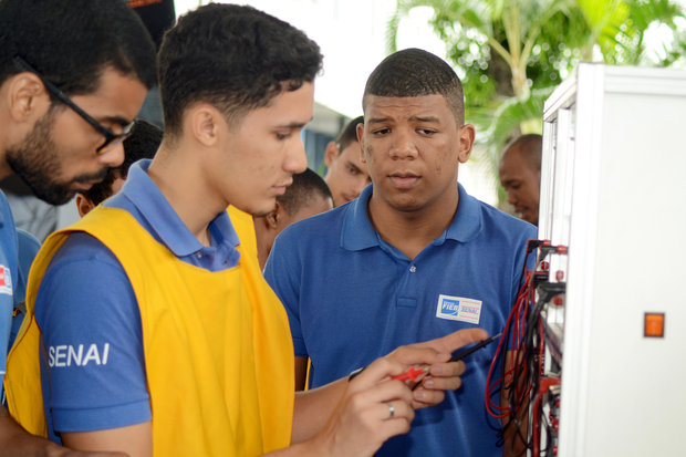 Senai Bahia abre inscrições para cursos técnicos e oferece 100 bolsas de estudo