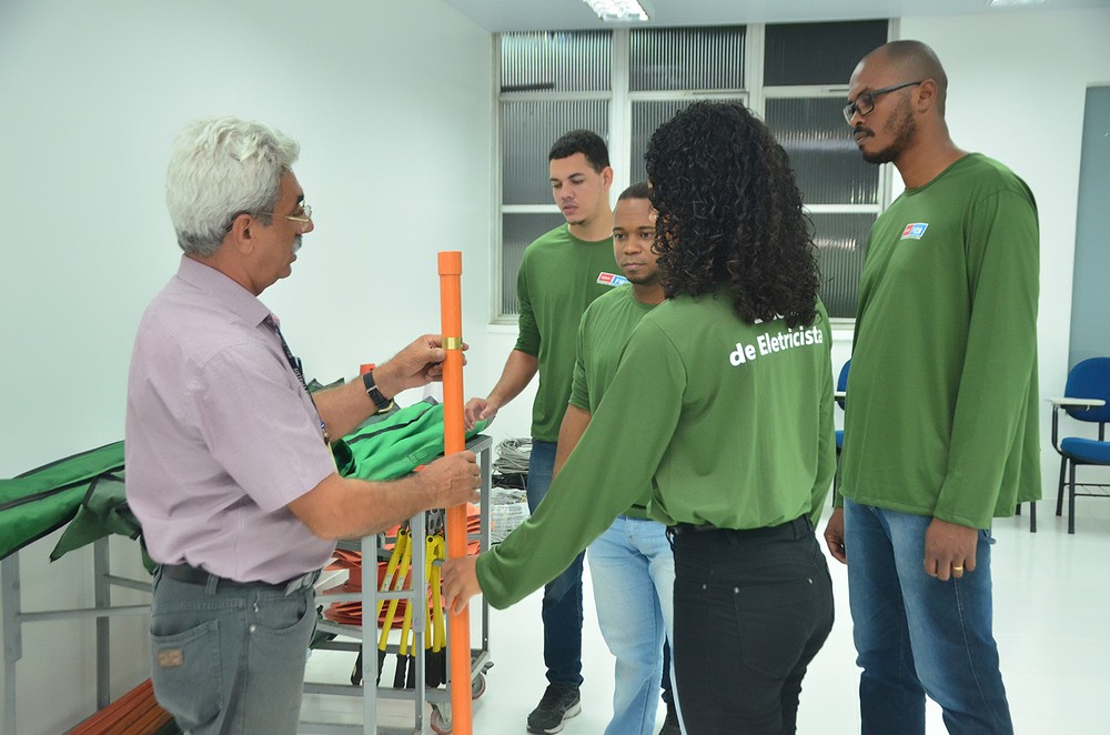 Escolas de eletricistas abre inscrições para curso gratuito na BA; são 125 vagas