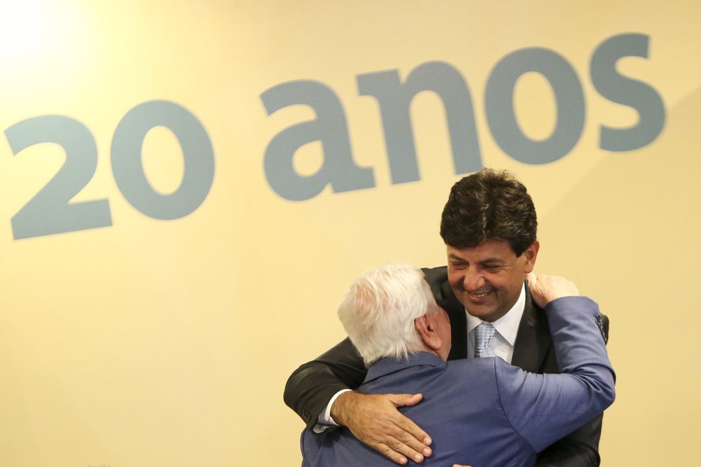 Ministro quer modelo oposto ao recomendado pela Anvisa, em rótulos de alimentos