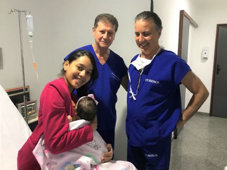 Técnica inovadora em cirurgia salva vida de bebê nascida no Hospital da Mulher