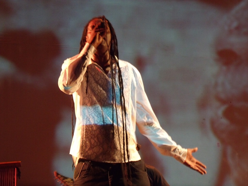 Gilsam lança álbum Simplesmente Reggae nas plataformas digitais