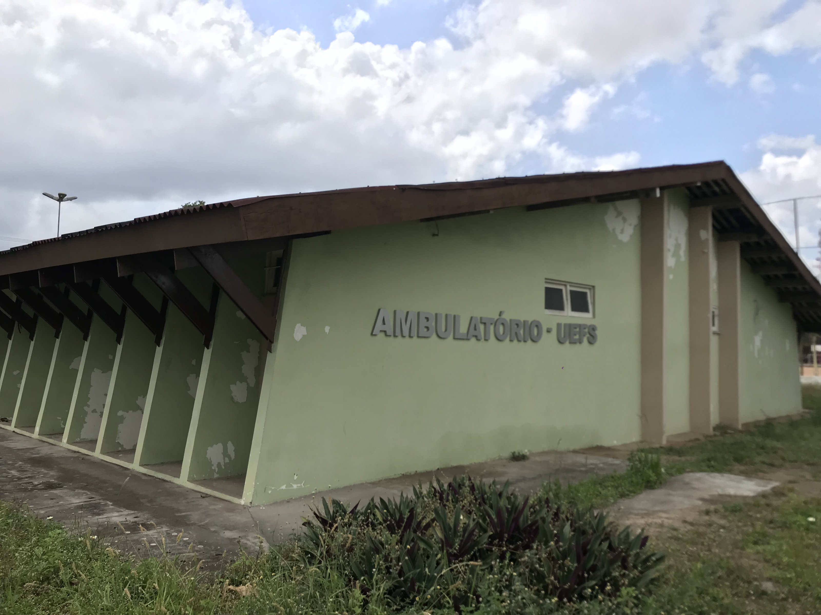 Ambulatório da Uefs está pronto e tem tudo para funcionar plenamente, mas segue fechado