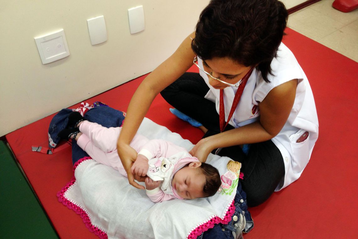 Câmara aprova MP que garante pensão a crianças afetadas por vírus Zika