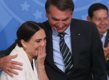 Bolsonaro sinaliza que vai limitar 'carta branca' dada a Regina Duarte na Cultura