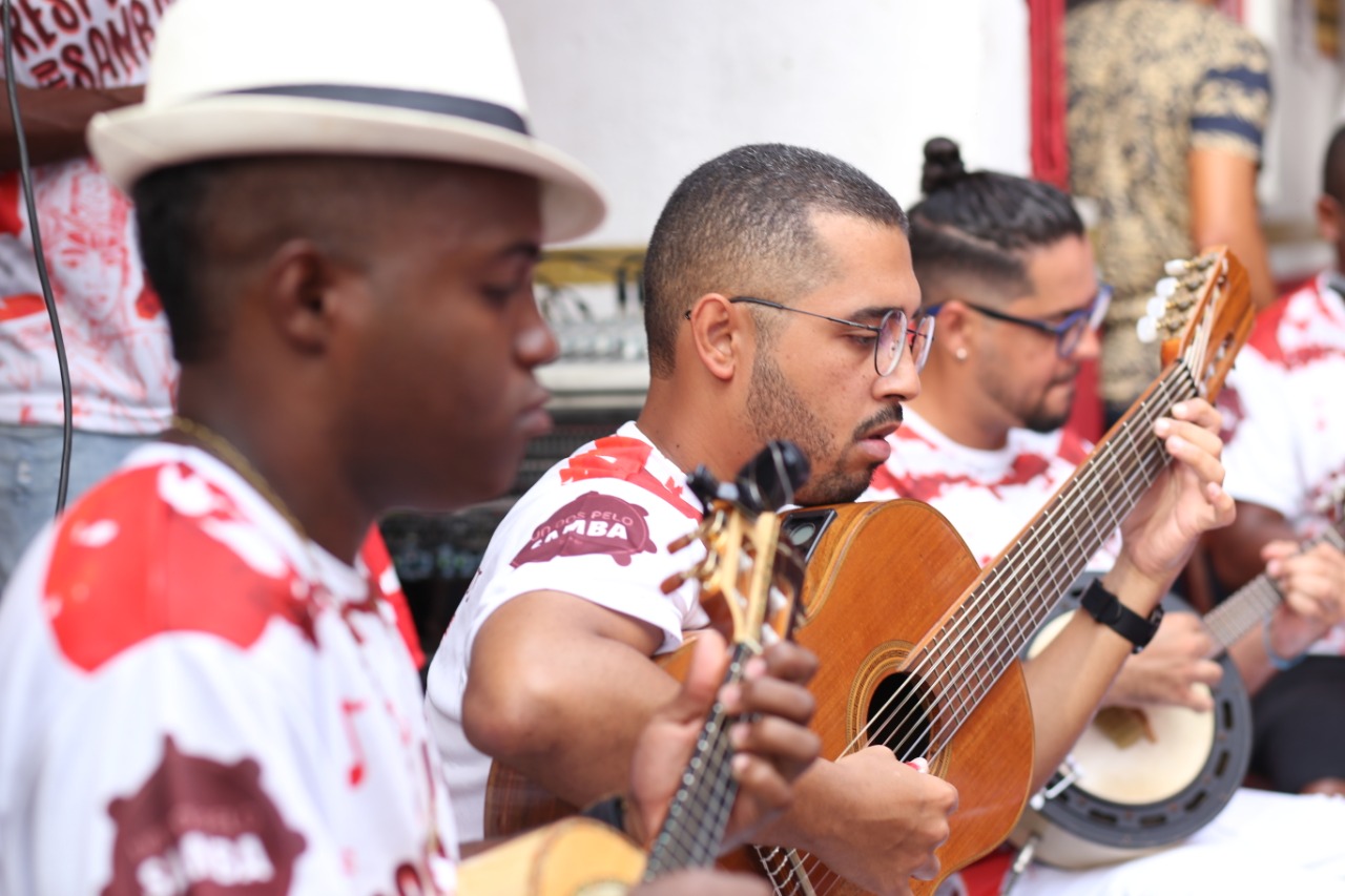 Coletivo Unidos pelo Samba realiza grande roda de samba neste domingo (8)