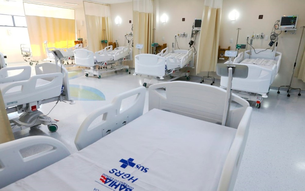 Brasil precisa aumentar em 20% o total de leitos de UTI para adultos no SUS para tratar coronavírus, diz entidade médica