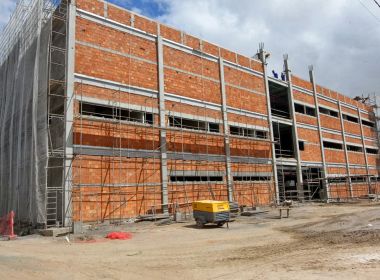Obras do Hospital Clériston Andrade 2 serão aceleradas e inauguração antecipada, diz Sesab
