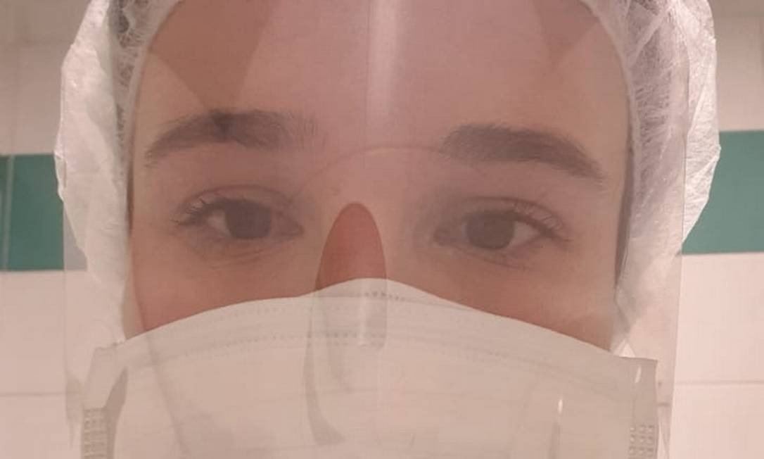 Médica brasileira me hospital italiano: 'não podemos subestimar o vírus'