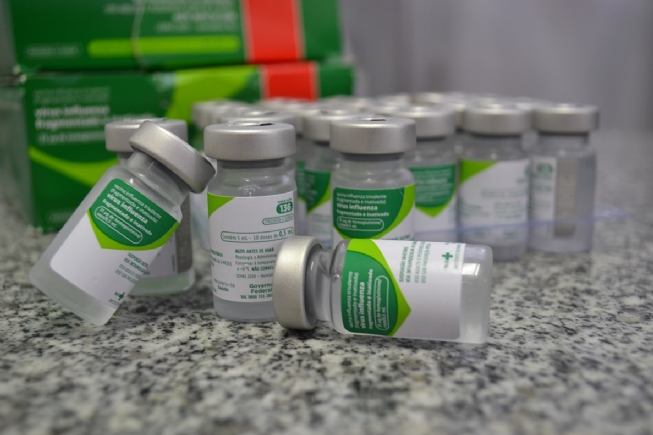 Vacinação contra gripe é retomada nesta quarta-feira