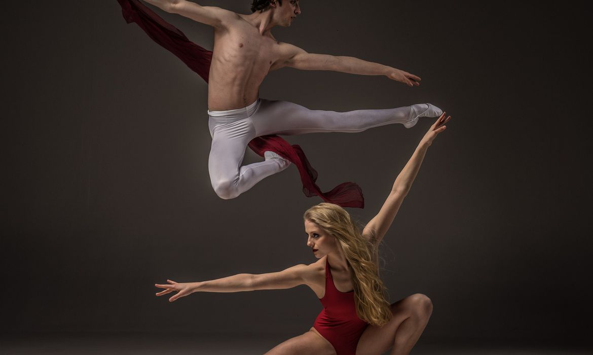 Bailarinos de todo o Brasil participam do 1º festival de dança on-line