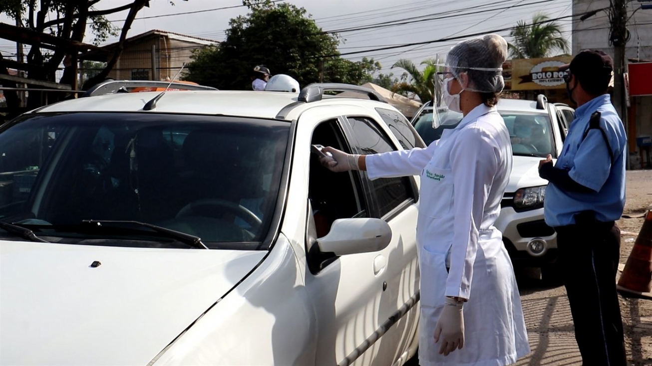 Teste rápido de covid em drive thru é só para quem está com alteração de temperatura