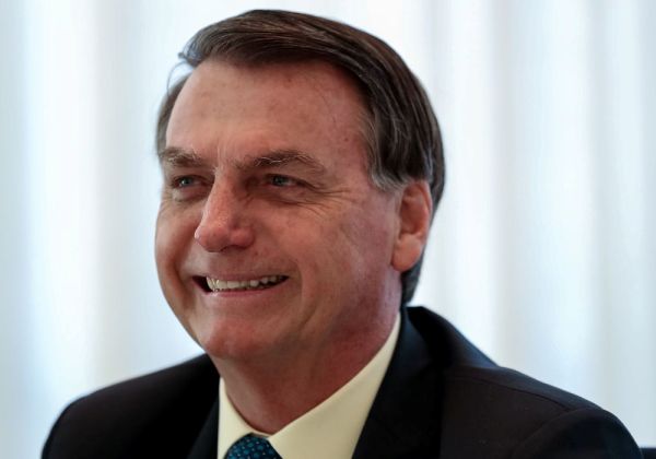 Bolsonaro sanciona lei sobre validade indeterminada de receitas médicas