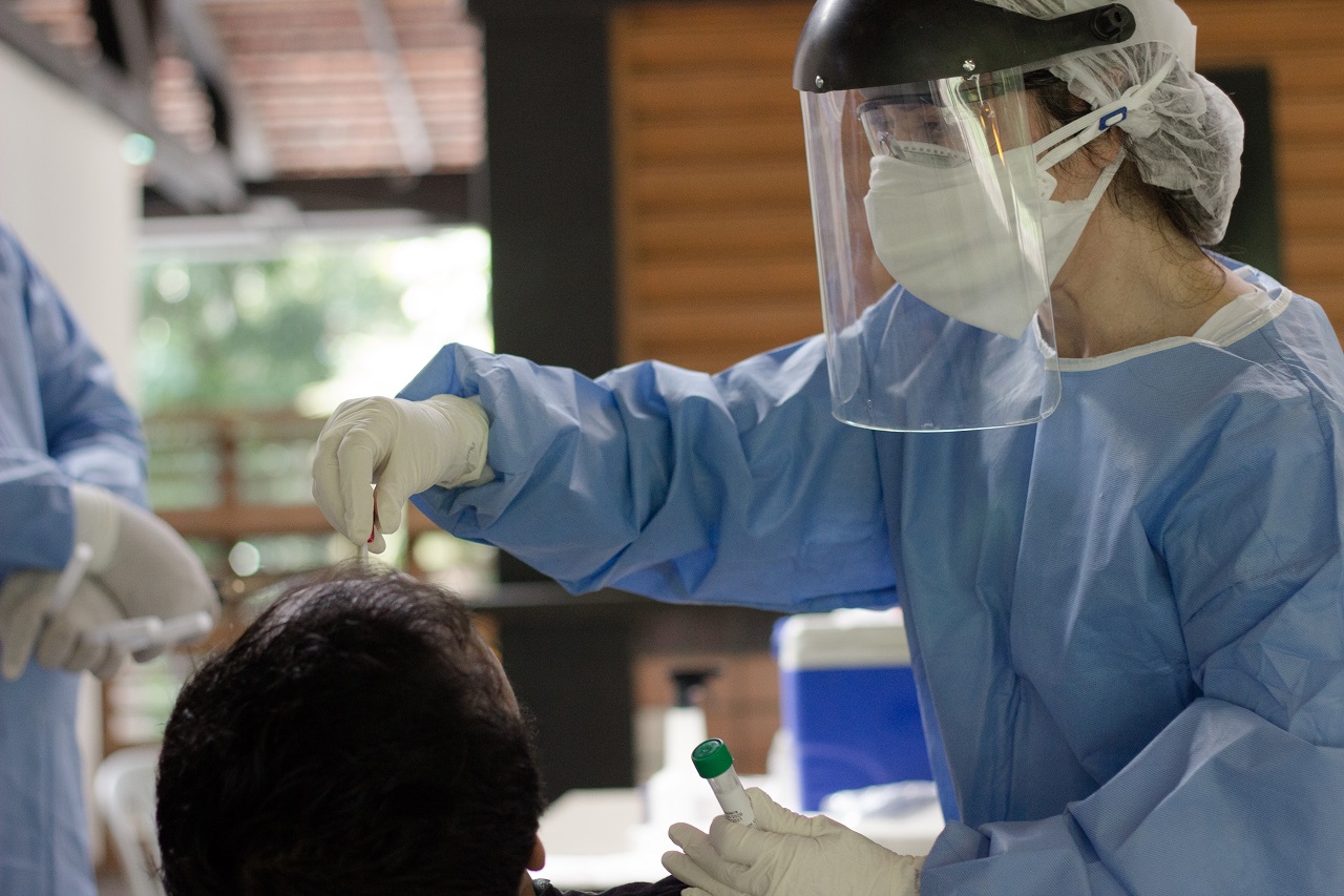 Brasil contabiliza 2,8 milhões de casos desde início da pandemia e chega a 95.819 mortes