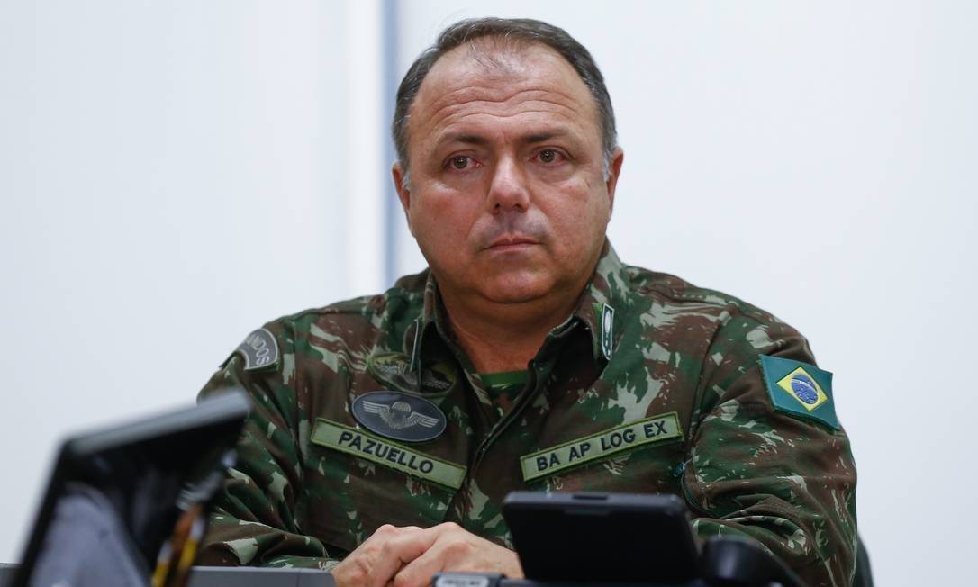 Ministro da Saúde, Pazuello, segue internado