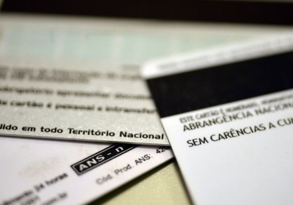 Planos de saúde terão mensalidade até 35% mais cara em 2021