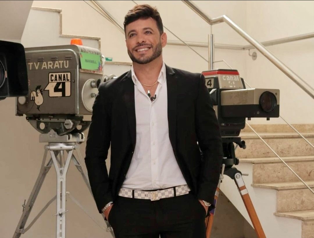 Dr. Fabiano Pires estreia 2ª temporada do Face renovada no SBT Bahia