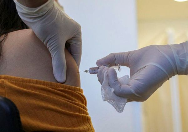 Farmacêutica brasileira anuncia pedido à Anvisa para uso emergencial da Sputink