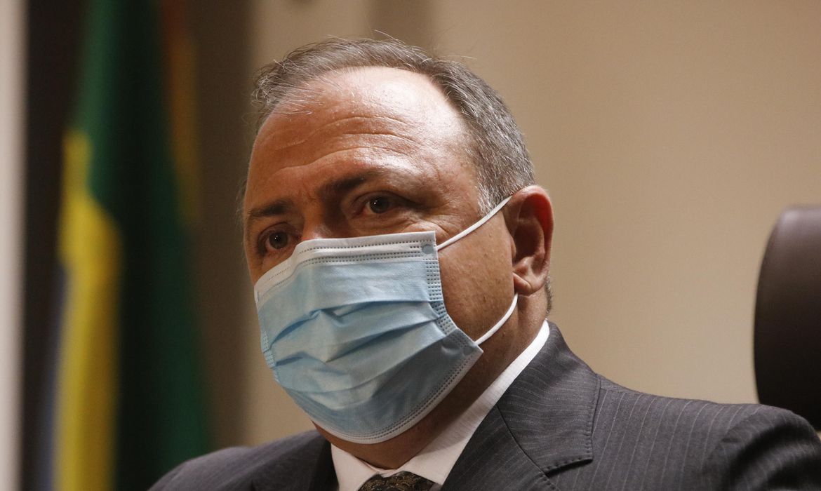 Vacinação contra Covid-19 deve começar, ainda hoje, nos estados, garante Pazuello