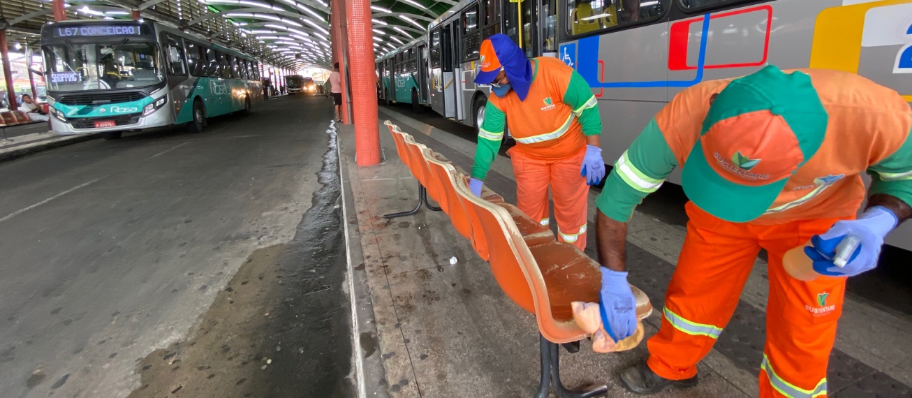 Higienização e desinfecção são intensificadas em ônibus e terminais de transbordo