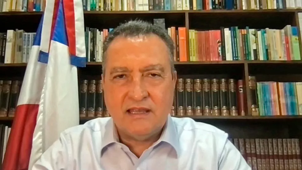 Ao ser questionado sobre obrigatoriedade da vacina, Rui Costa ironiza e diz que quem não quiser, já pode escolher a sepultura