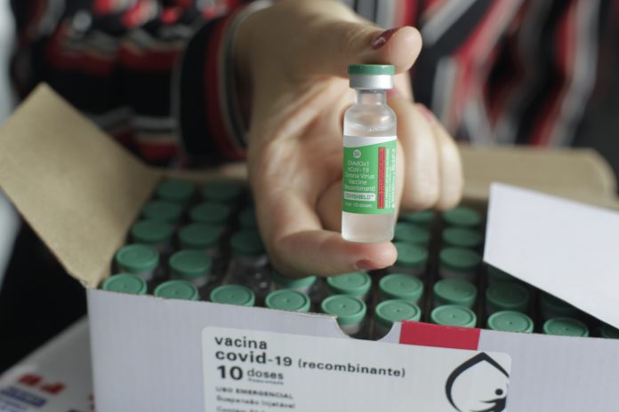 Feira recebe mais de 11 mil doses de imunizantes contra a Covid-19, neste sábado