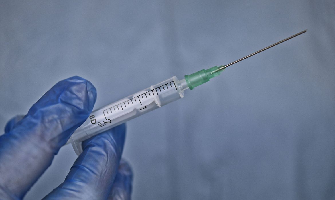 Brasil recebe, neste domingo, 1,02 milhão de vacinas do consórcio Covax-Facility