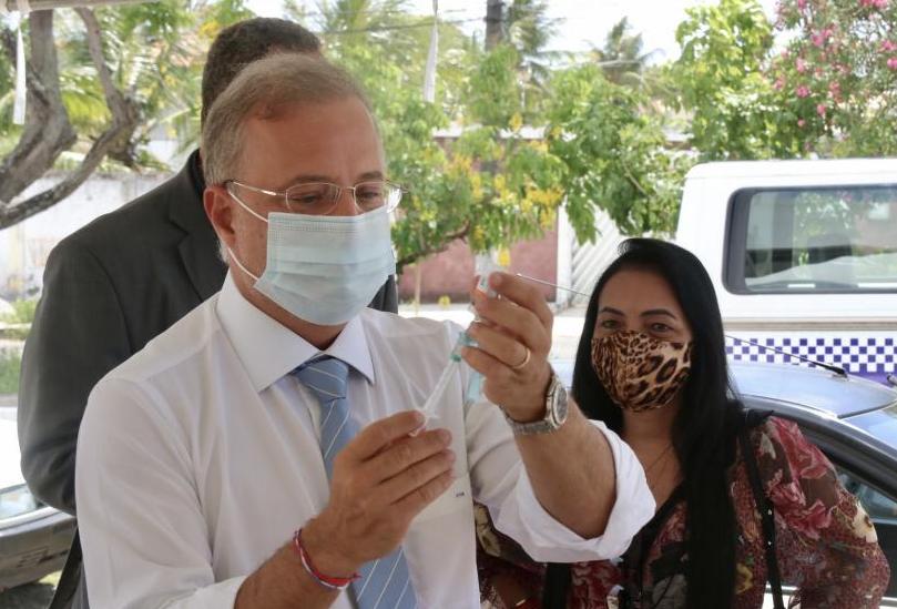Secretário de Saúde da Bahia está utilizando critério pessoal para distribuição de vacinas, diz Colbert Martins
